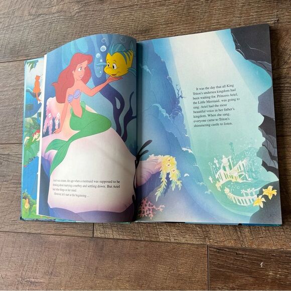 1989 Little Mermaid - Disney Book , Pre-Owned Hardcover - Picture 7 of 13